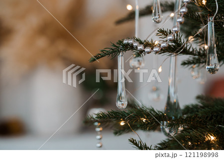 Elegant Christmas Tree Decorations with Sparkling Ornaments Elegant Christmas Tree Decorations with Sparkling Ornaments 121198998
