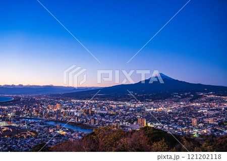 【静岡県】沼津の街灯りと富士山 夕景 【静岡県】沼津の街灯りと富士山 夕景 121202118