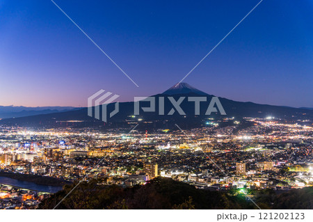 【静岡県】沼津の街灯りと富士山 夕景 【静岡県】沼津の街灯りと富士山 夕景 121202123