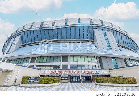 大阪府大阪市　様々なイベントが行われる京セラドーム大阪 121205310