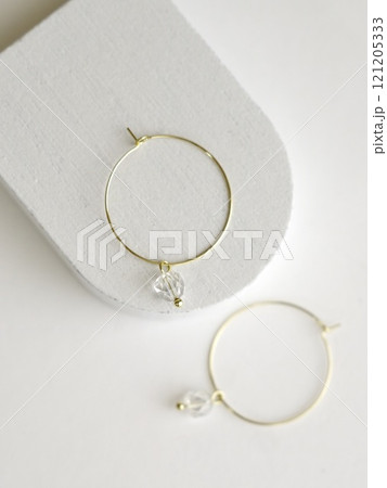 白背景でアクセサリー 白背景でアクセサリー 121205333