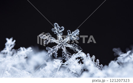 natural snowflakes on snow, winter natural snowflakes on snow, winter 121207323