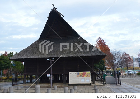 5世紀の大型高床建物(復元)(法円坂遺跡/大阪府大阪市中央区大手前4) 5世紀の大型高床建物(復元)(法円坂遺跡/大阪府大阪市中央区大手前4) 121208933