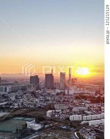空撮「埼玉県」夕日に染まるさいたま新都心の街並み・さいたま市 121215129