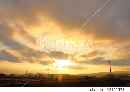 夕陽 夕焼け空 雲 夕陽 夕焼け空 雲 121215714