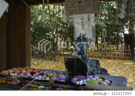 神社 手水舎のある風景 神社 手水舎のある風景 121217103
