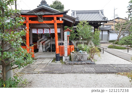 京都市上京区にある天寧寺境内の風景 京都市上京区にある天寧寺境内の風景 121217238