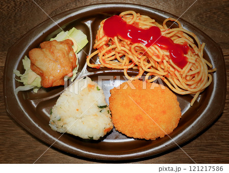 一人暮らしのおにぎり朝食 一人暮らしのおにぎり朝食 121217586