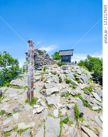 夏の四阿山・根子岳登山（四阿山山頂） 121217605