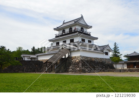 白石城の三階櫓(天守閣)(益岡公園/宮城県白石市益岡町1-16) 白石城の三階櫓(天守閣)(益岡公園/宮城県白石市益岡町1-16) 121219030
