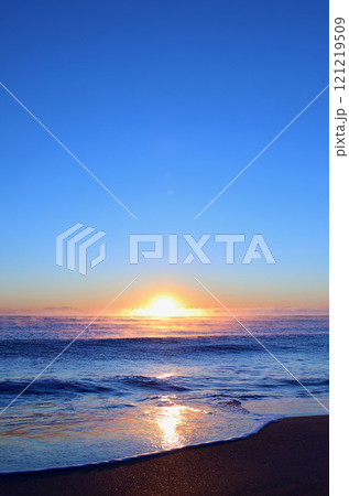 久慈浜海岸の日の出 12月中旬 茨城県 久慈浜海岸の日の出 12月中旬 茨城県 121219509
