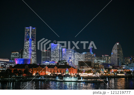 横浜みなとみらいの夜景の都市イメージ 121219777