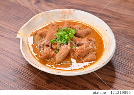 もつ煮、モツ煮、煮込み料理、味噌味、モツ、こんにゃく、内臓料理。市販のモツ煮レトルトパックです。 もつ煮、モツ煮、煮込み料理、味噌味、モツ、こんにゃく、内臓料理。市販のモツ煮レトルトパックです。 121219899