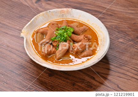 もつ煮、モツ煮、煮込み料理、味噌味、モツ、こんにゃく、内臓料理。市販のモツ煮レトルトパックです。 121219901