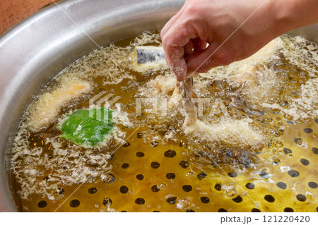 天婦羅を揚げる -3 天婦羅を揚げる -3 121220420