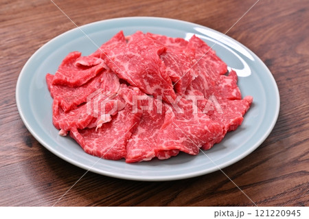 注）未加熱未調理の精肉です。牛肉、焼き肉用、モモ肉、バラ肉、牛焼肉。 121220945
