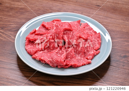 注）未加熱未調理の精肉です。牛肉、焼き肉用、モモ肉、バラ肉、牛焼肉。 121220946