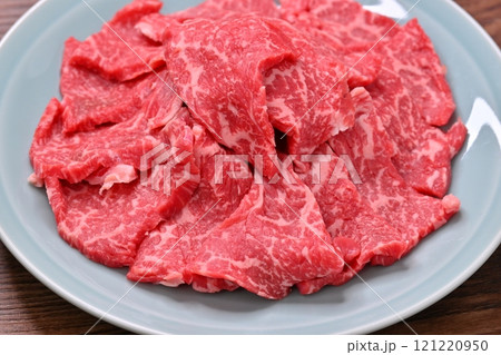 注）未加熱未調理の精肉です。牛肉、焼き肉用、モモ肉、バラ肉、牛焼肉。 121220950