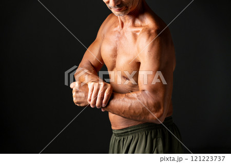 ボディービルダー　肉体美　パーツ 121223737