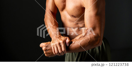 ボディービルダー　肉体美　パーツ 121223738