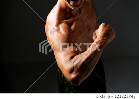 ボディービルダー　肉体美　パーツ 121223745