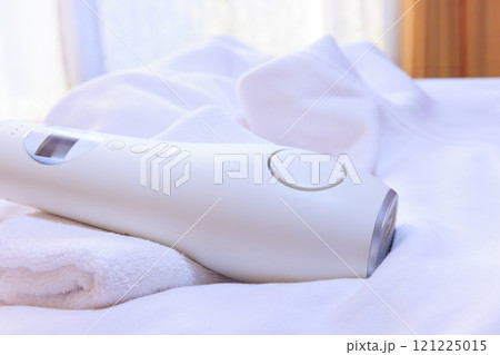 タオルと光脱毛器 121225015