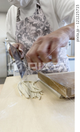 蕎麦打ち教室　そば切り包丁で蕎麦切り 121225715