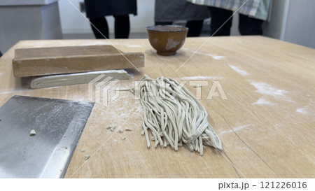 蕎麦打ち教室　そば切り包丁で蕎麦切り 121226016