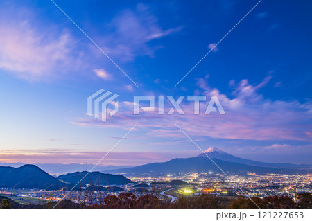 【静岡県】日守山から三島方面夜景と富士山 【静岡県】日守山から三島方面夜景と富士山 121227653
