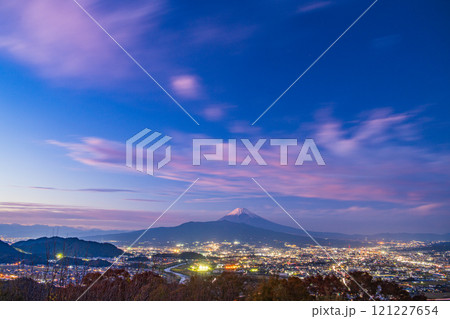 【静岡県】日守山から三島方面夜景と富士山 121227654