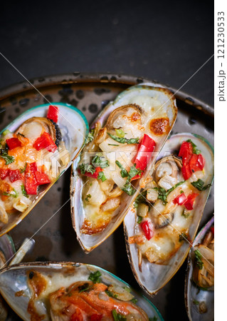 Baked Mussels with Cheese 121230533