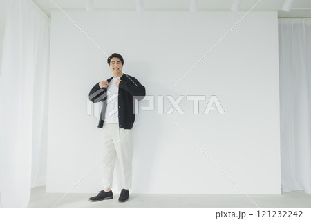 窓辺の若い男性 窓辺の若い男性 121232242