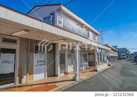 浜松市の遠州鉄道の遠州小松駅の駅舎の風景(静岡県) 121232368