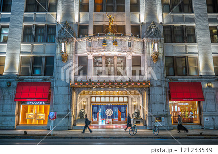 東京都中央区日本橋室町の都市風景 三越日本橋本店 本館 121233539