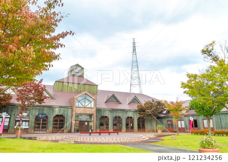 紅葉に囲まれた高畠ワイナリー 121234256