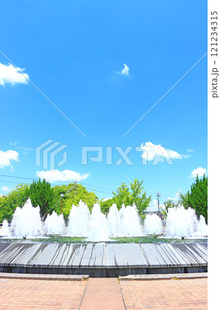 岐阜県各務原市、各務原市民公園内、噴水の風景 121234315