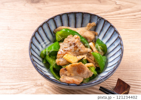 ピーマンと豚肉のにんにく炒め 121234402