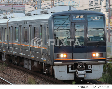 岸辺駅に入線する207系普通西明石行き(S1) 121238806