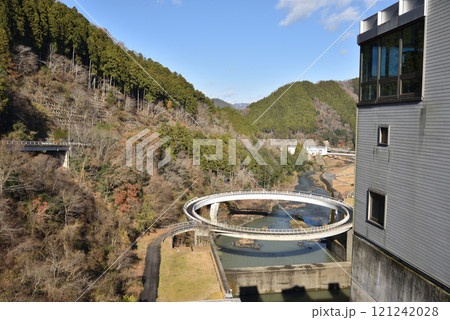 日吉ダムから見た景色(京都府南丹市) 121242028