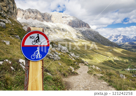 Mountain road in Dolomites Mountain road in Dolomites 121242258