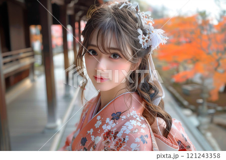 美しい振袖姿と和の風情が漂う成人式の女性 121243358