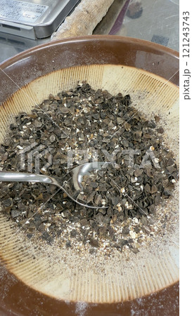 蕎麦打ち蕎麦粉作りとすり鉢 121243743