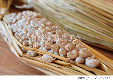 藁に包まれた美味しい極上納豆。水戸のお土産。 藁に包まれた美味しい極上納豆。水戸のお土産。 121247347