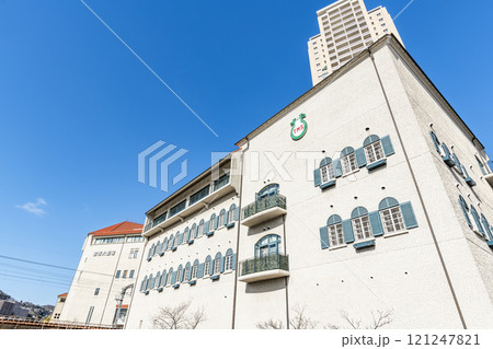 兵庫県宝塚市　タカラジェンヌを育てる学校　快晴の宝塚音楽学校 121247821