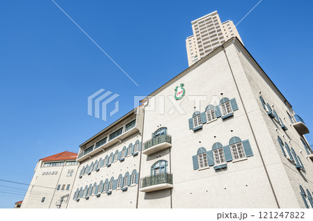 兵庫県宝塚市　タカラジェンヌを育てる学校　快晴の宝塚音楽学校 121247822