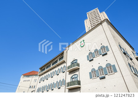 兵庫県宝塚市　タカラジェンヌを育てる学校　快晴の宝塚音楽学校 121247823