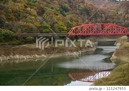 秋のJR北上線 和賀川第二橋梁 秋のJR北上線 和賀川第二橋梁 121247953