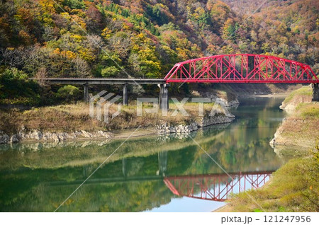 秋のJR北上線 和賀川第二橋梁 秋のJR北上線 和賀川第二橋梁 121247956