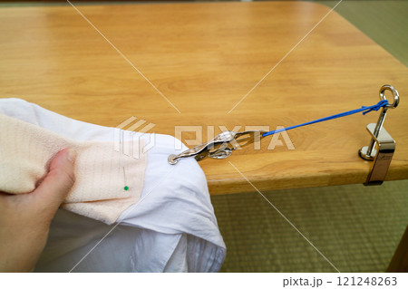 くけ台とかけはり　使い方　半衿付け 121248263