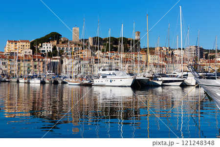 Harbour and old city at the French Riviera, Cannes 121248348